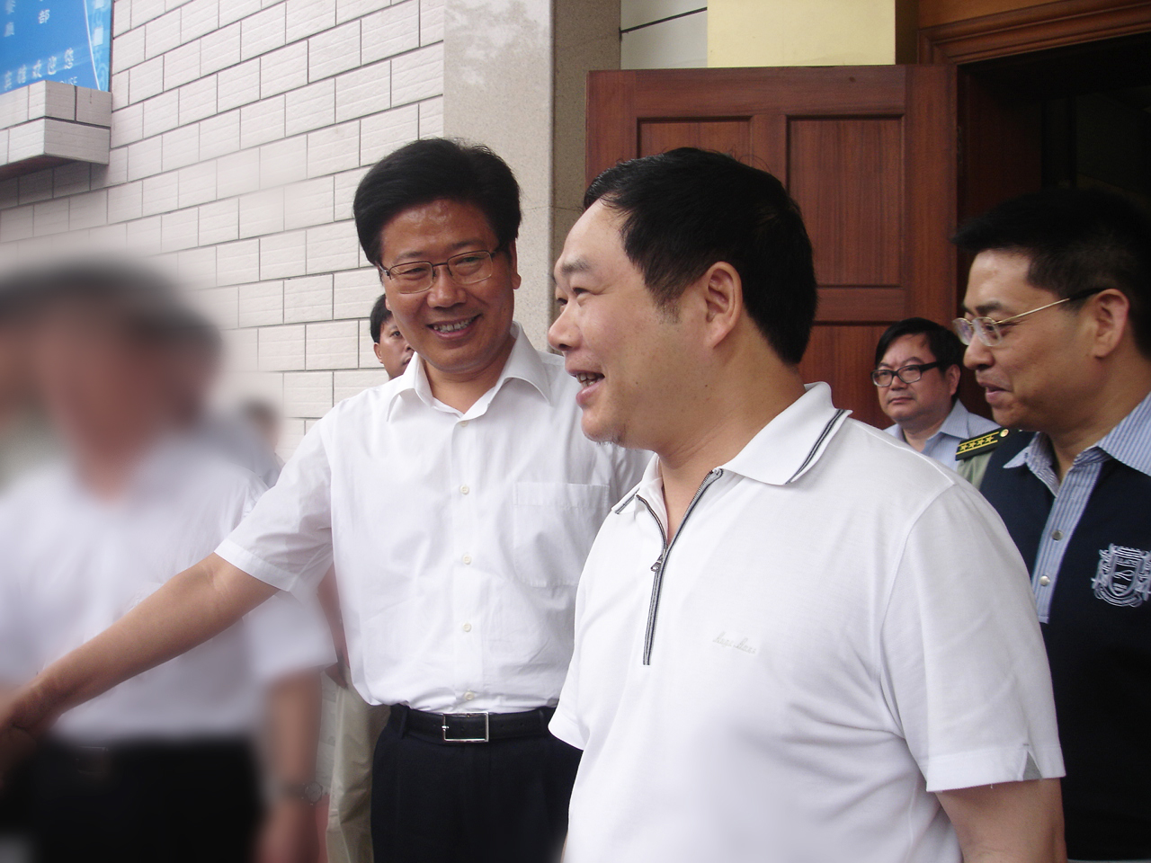 2009年6月，中央政治局委員，時(shí)任湖南省書記張春賢接見董事長李建煒.jpg