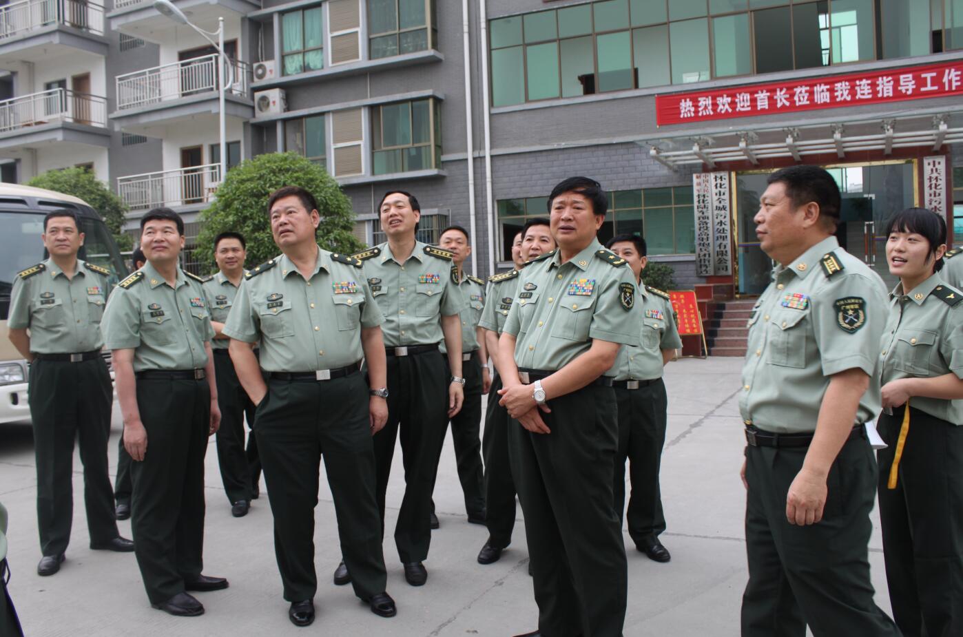 2011年5月，廣州軍區(qū)副司令員王治民將軍視察預(yù)備役建設(shè).JPG