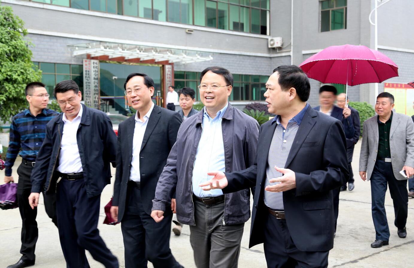 2015年4月，省委常委副省長張劍飛蒞臨公司視察.JPG